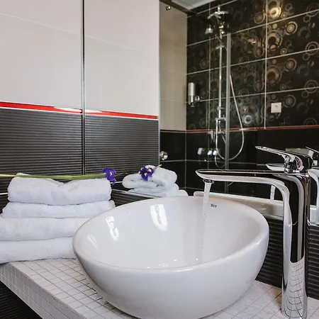 Alkor فندق تريسكافيتس